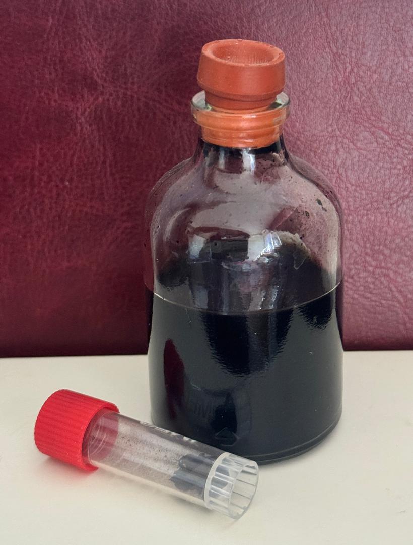 WhatsApp Image 2025-09-15 at 09.59.47 نانوکامپوزیت گرافن اکسید مغناطیسی - تصویر 1